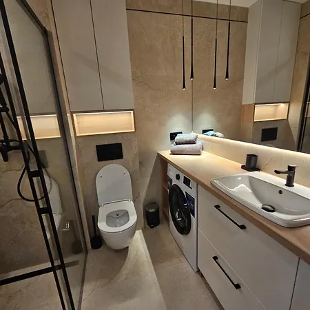 Kwiatano Plazowa -sauna, Jacuzzi ,klima ,parking, 100m Do Morza Apartment