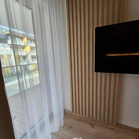 Kwiatano Plazowa -sauna, Jacuzzi ,klima ,parking, 100m Do Morza Grzybowo (West Pomeranian)